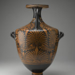 A black ceramic vase with a narrow neck, decorated with three female figures inside a temple building and four human figures on the sides. View of reverse.